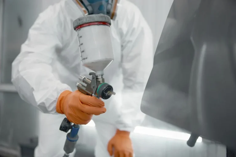 Comment la peinture industrielle protège les pièces métalliques