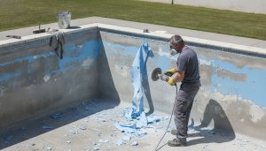 comment décaper peinture piscine béton